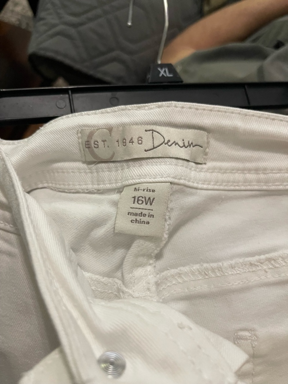 White Frayed-Hem Capri Women’s Jeans - Picture 3 of 3